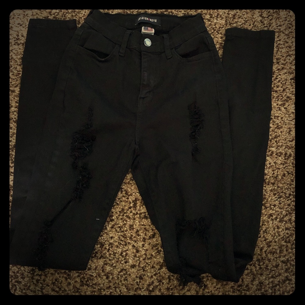 FASHION NOVA Glistening Jeans Size 3